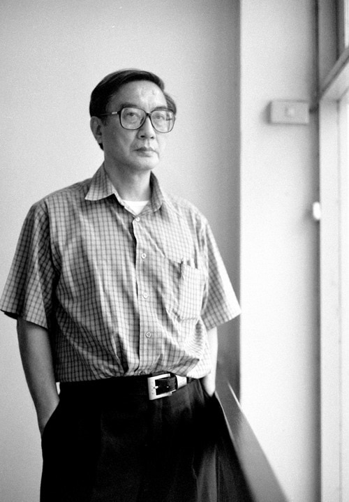 รังสรรค์เมื่อเป็นอาจารย์คณะเศรษฐศาสตร์ มหาวิทยาลัยธรรมศาสตร์ ในช่วงปลายทศวรรษ 2540 (ภาพจากสำนักพิมพ์ openbooks)