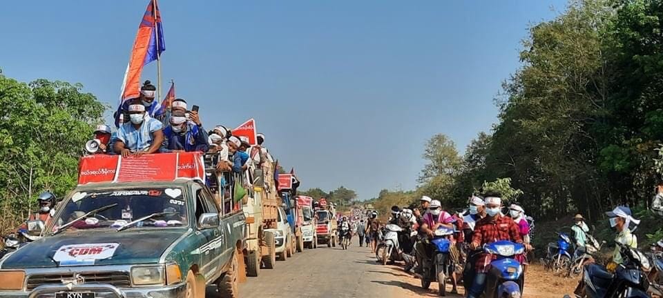 คนกะเหรี่ยงต่อต้านรัฐประหาร ภาพจาก Salween Peace Park